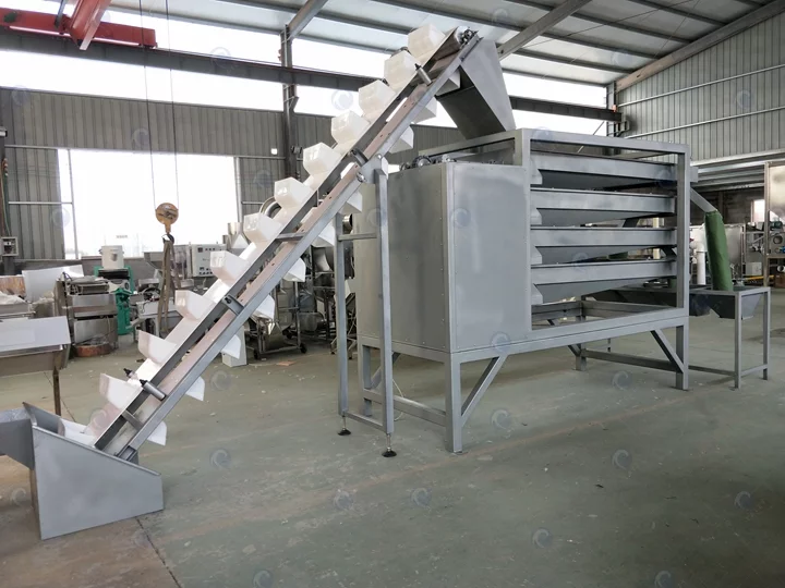 Nut grading machine for nut store